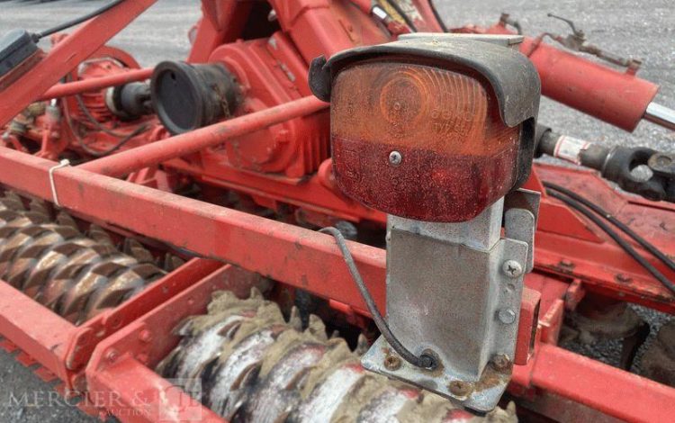 KVERNELAND HERSE ROTATIVE HYDRAULIQUE – LARGEUR 6M  71485