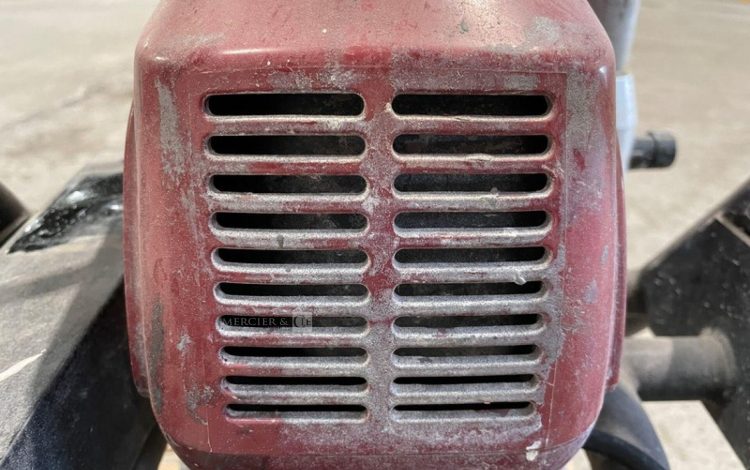 TITAN 1040  AIR010583