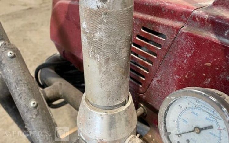 TITAN 1040  AIR010583