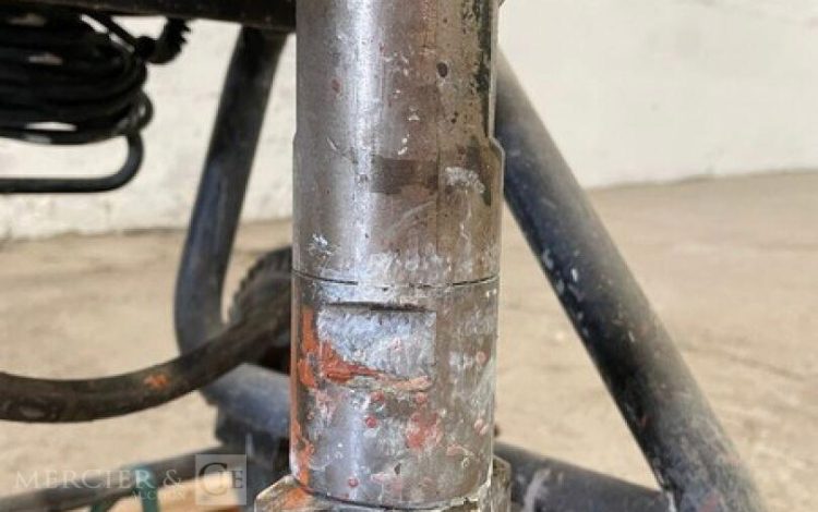 TITAN 1040  AIR010583