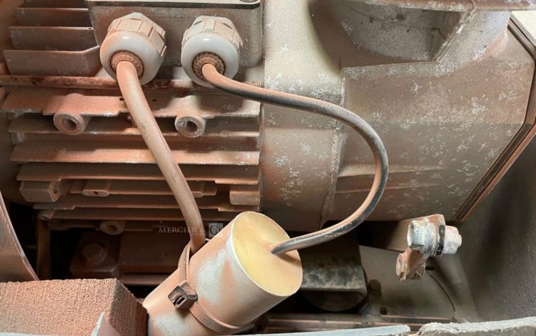 MAUGUIERE   COM010037