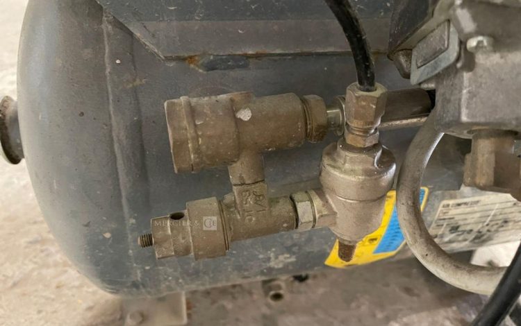 MAUGUIERE   COM010037