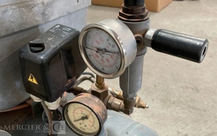 MAUGUIERE   COM010037