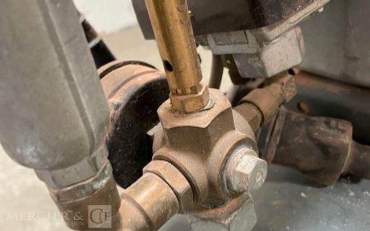 MAUGUIERE   COM010037