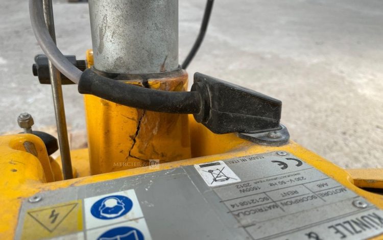 KUNZLE & TASIN SCORPION  PON010818