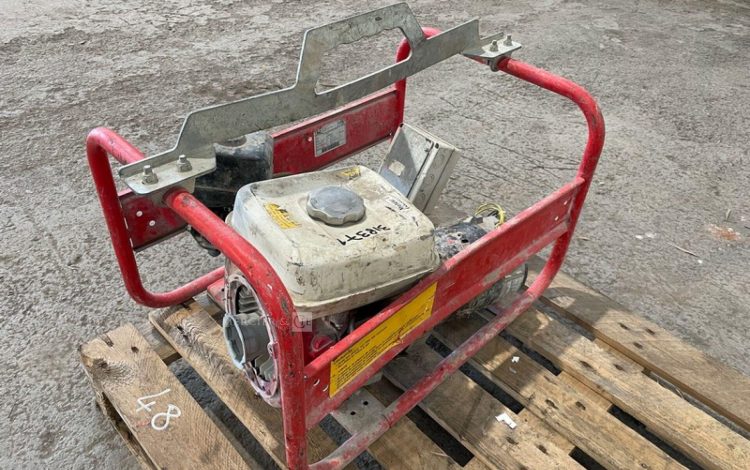 PRAMAC E4000  48MAM42026