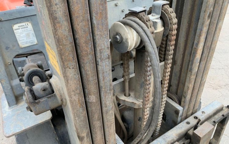 TOYOTA 626-FD25  RB010382