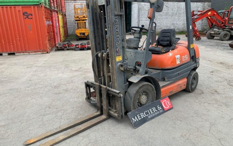 TOYOTA 626-FD25  RB010382