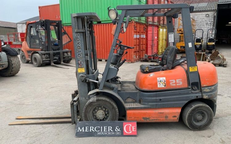 TOYOTA 626-FD25  RB010382