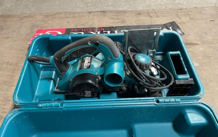 MAKITA KP0810  RAB010238