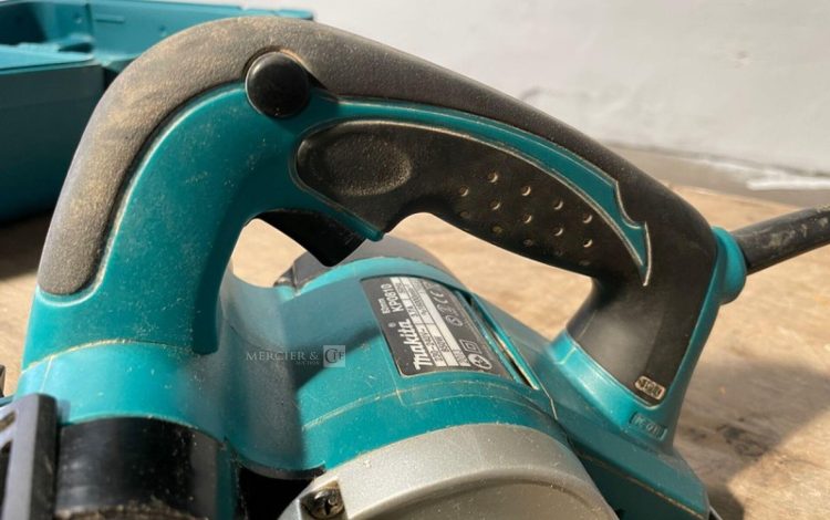 MAKITA KP0810  RAB010238