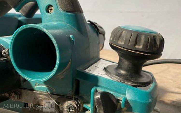 MAKITA KP0810  RAB010238