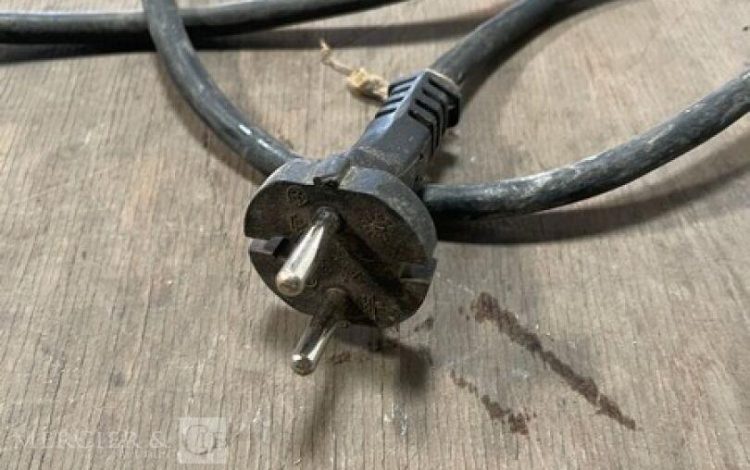 MAKITA 9404  PON010616