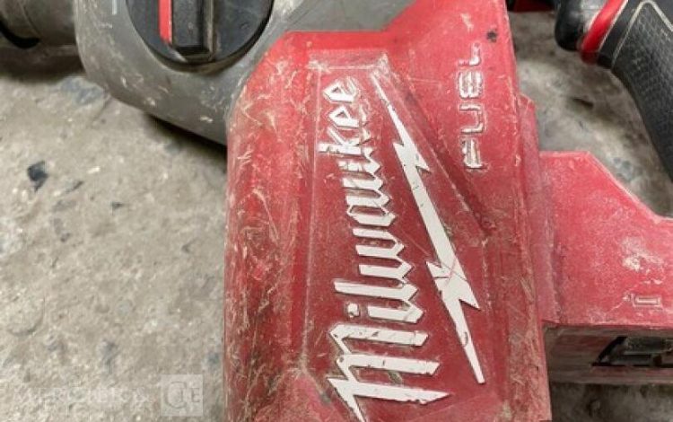 MILWAUKEE   MIL010009