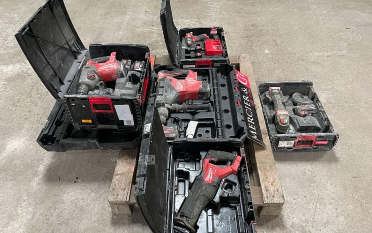 MILWAUKEE M18 FSG  MIL010003