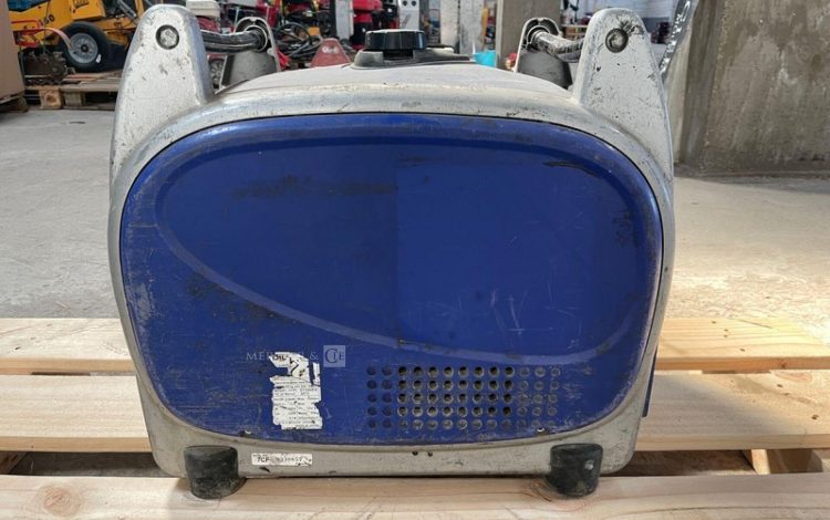 YAMAHA EF2400IS  GRO010992