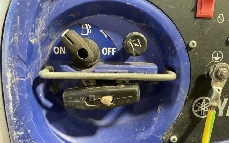 YAMAHA EF2400IS  GRO010754