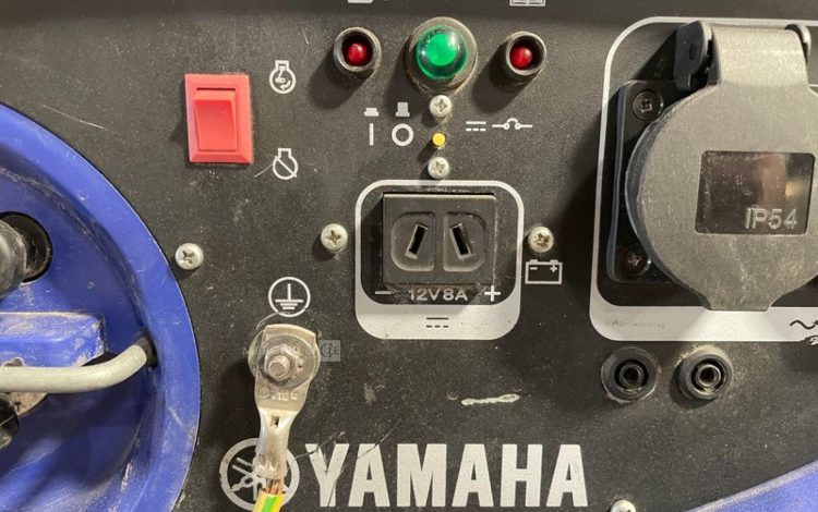 YAMAHA EF2400IS  GRO010754