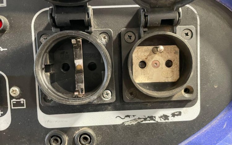 YAMAHA EF2400IS  GRO010754