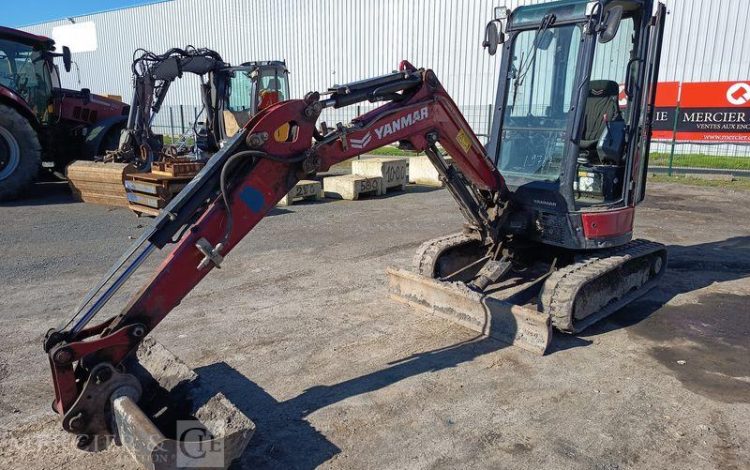 YANMAR MINI PELLE VIO27-6 SUR CHENILLES – 2,7 TONNES DIESEL – 2735 HEURES – ANNEE 2022 ROUGE 19767