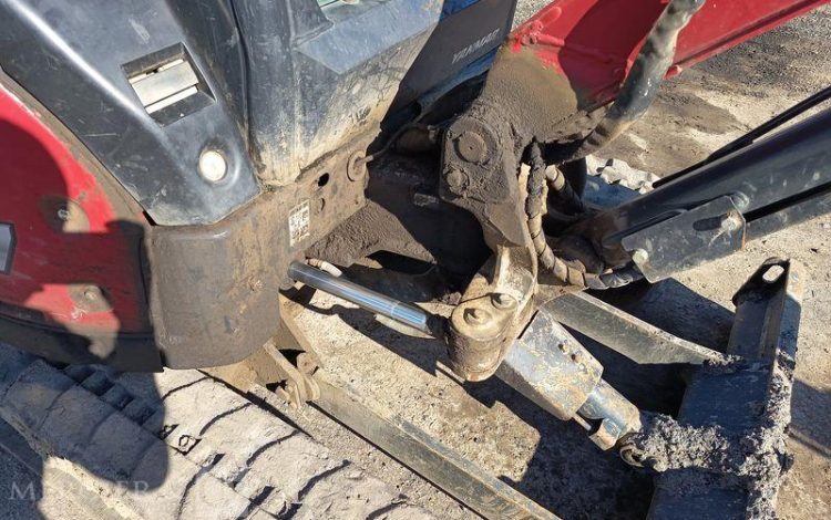 YANMAR MINI PELLE VIO27-6 SUR CHENILLES – 2,7 TONNES DIESEL – 2735 HEURES – ANNEE 2022 ROUGE 19767