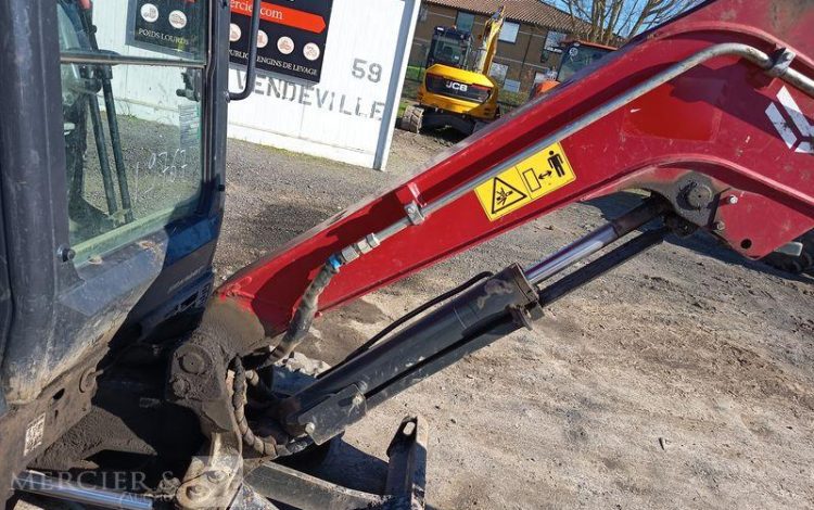 YANMAR MINI PELLE VIO27-6 SUR CHENILLES – 2,7 TONNES DIESEL – 2735 HEURES – ANNEE 2022 ROUGE 19767