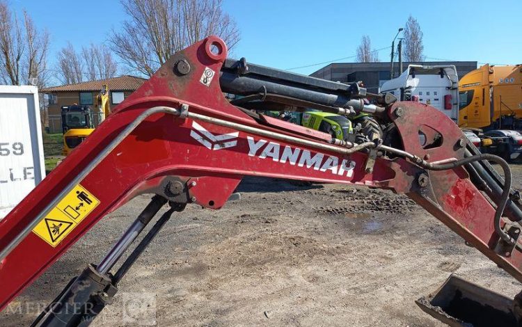 YANMAR MINI PELLE VIO27-6 SUR CHENILLES – 2,7 TONNES DIESEL – 2735 HEURES – ANNEE 2022 ROUGE 19767