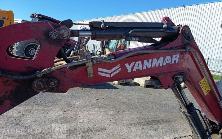 YANMAR MINI PELLE VIO27-6 SUR CHENILLES – 2,7 TONNES DIESEL – 2735 HEURES – ANNEE 2022 ROUGE 19767