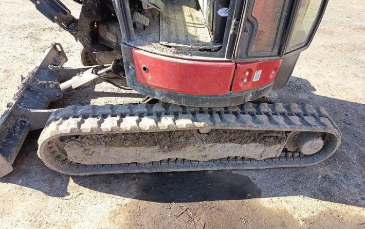 YANMAR MINI PELLE VIO27-6 SUR CHENILLES – 2,7 TONNES DIESEL – 2735 HEURES – ANNEE 2022 ROUGE 19767