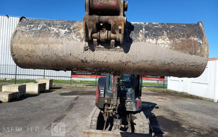 YANMAR MINI PELLE VIO27-6 SUR CHENILLES – 2,7 TONNES DIESEL – 2735 HEURES – ANNEE 2022 ROUGE 19767