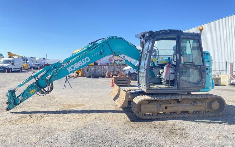 KOBELCO PELLE SUR CHENILLES  SK75SR-7 – 8,8 TONNES – DIESEL – 1061 HEURES – ANNEE 2024  51728