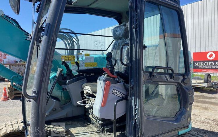 KOBELCO PELLE SUR CHENILLES  SK75SR-7 – 8,8 TONNES – DIESEL – 1061 HEURES – ANNEE 2024  51728
