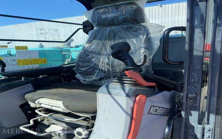 KOBELCO PELLE SUR CHENILLES  SK75SR-7 – 8,8 TONNES – DIESEL – 1061 HEURES – ANNEE 2024  51728