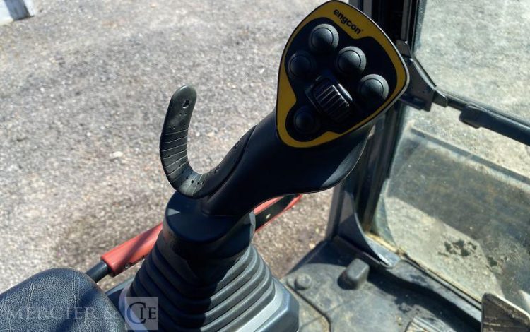 KOBELCO PELLE SUR CHENILLES  SK75SR-7 – 8,8 TONNES – DIESEL – 1061 HEURES – ANNEE 2024  51728