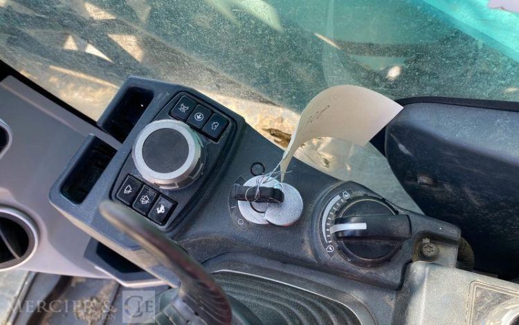 KOBELCO PELLE SUR CHENILLES  SK75SR-7 – 8,8 TONNES – DIESEL – 1061 HEURES – ANNEE 2024  51728