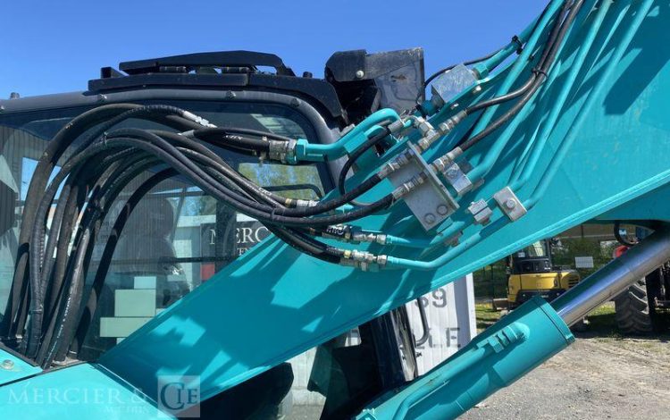KOBELCO PELLE SUR CHENILLES  SK75SR-7 – 8,8 TONNES – DIESEL – 1061 HEURES – ANNEE 2024  51728