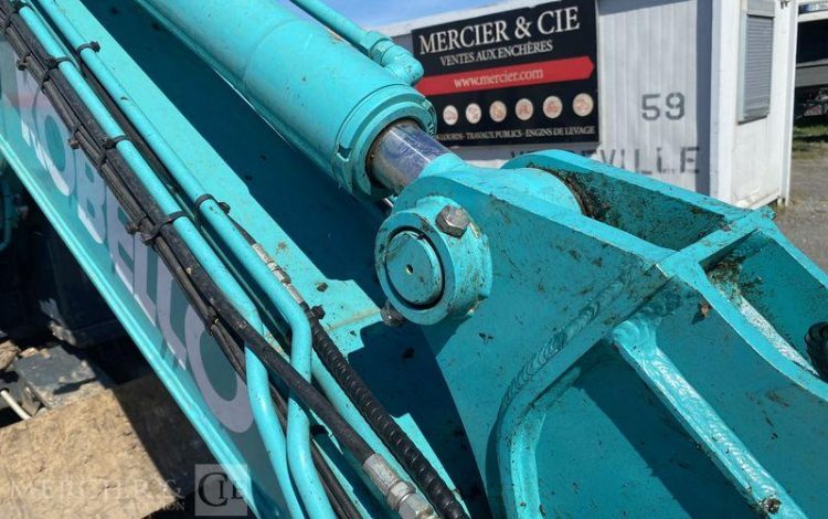 KOBELCO PELLE SUR CHENILLES  SK75SR-7 – 8,8 TONNES – DIESEL – 1061 HEURES – ANNEE 2024  51728
