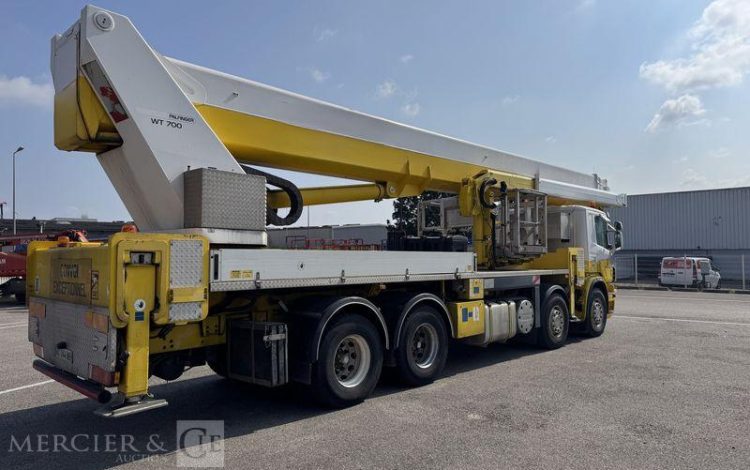 SCANIA CAMION EQUIPE D&rsquo;UNE NACELLE WUMAG WT 700 – 331000 KM -AN 2009- 331000 KM  AC-344-MB