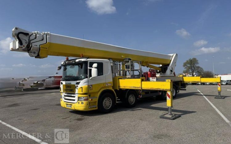 SCANIA CAMION EQUIPE D&rsquo;UNE NACELLE WUMAG WT 700 – 331000 KM -AN 2009- 331000 KM  AC-344-MB