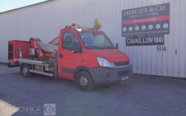 IVECO 35S11 AVEC NACELLE MULTITEL MX200 20M  AV-886-JG