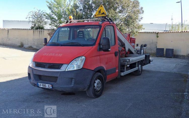 IVECO 35S11 AVEC NACELLE MULTITEL MX200 20M  AV-886-JG