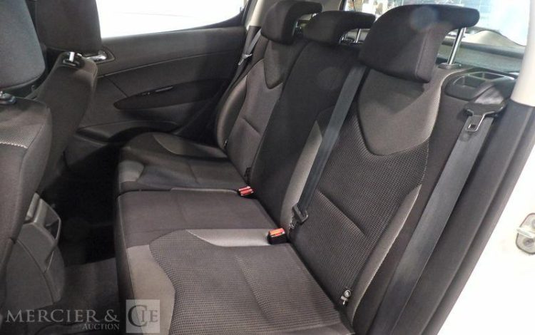 PEUGEOT 308 GENERATION-I 1.6 HDI 90CH NAVTEQ BLANC BL-558-HQ