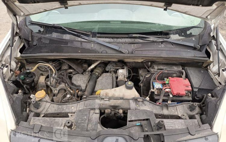 RENAULT KANGOO BLANC CW-435-RP