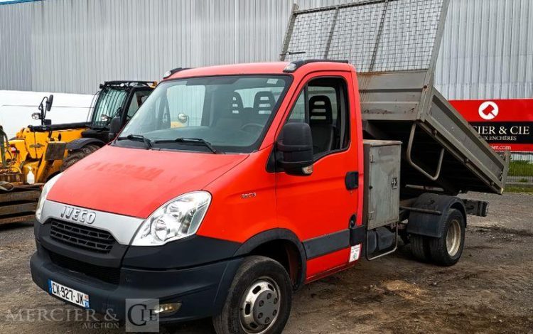 IVECO 35C13.6 BENNE SIMPLE CABINE COFFRE  CX-927-JX