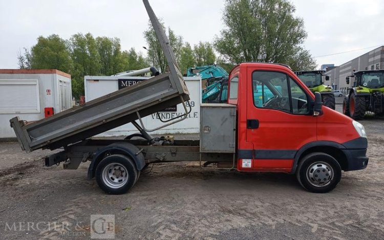 IVECO 35C13.6 BENNE SIMPLE CABINE COFFRE  CX-927-JX