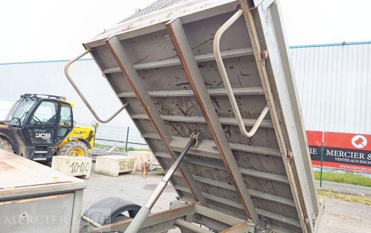 IVECO 35C13.6 BENNE SIMPLE CABINE COFFRE  CX-927-JX