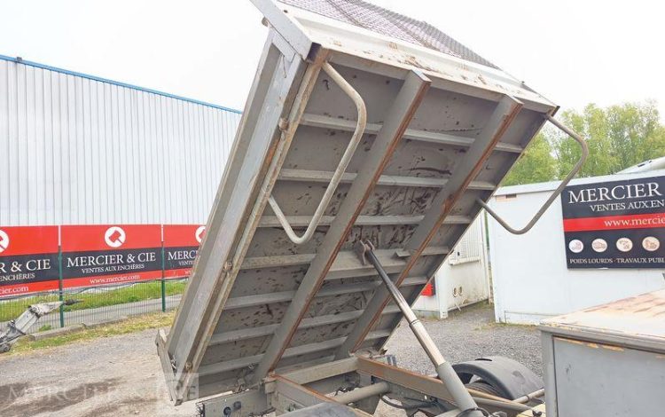 IVECO 35C13.6 BENNE SIMPLE CABINE COFFRE  CX-927-JX