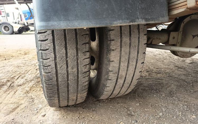 IVECO 35C13.6 BENNE SIMPLE CABINE COFFRE  CX-927-JX