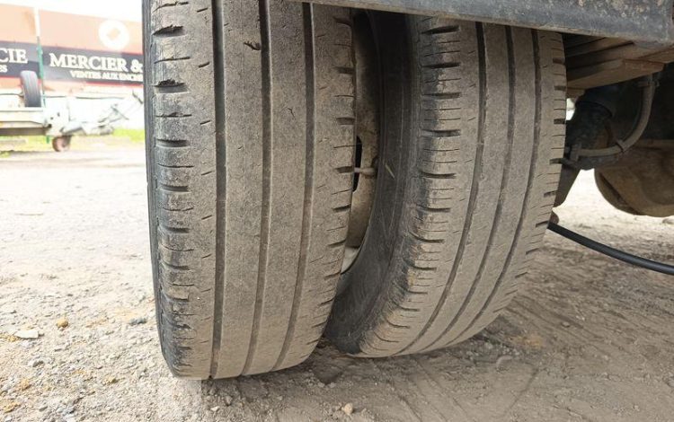 IVECO 35C13.6 BENNE SIMPLE CABINE COFFRE  CX-927-JX