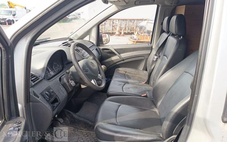 MERCEDES VITO GRIS DB-083-LJ